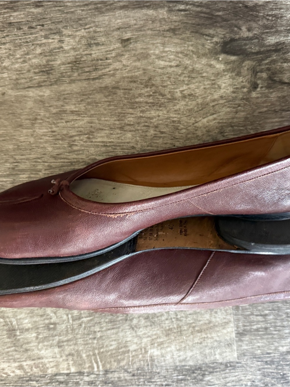 Maison Martin Margiela Split-Toe Ballet Flats in Burgundy Brown - Picture 6 of 6